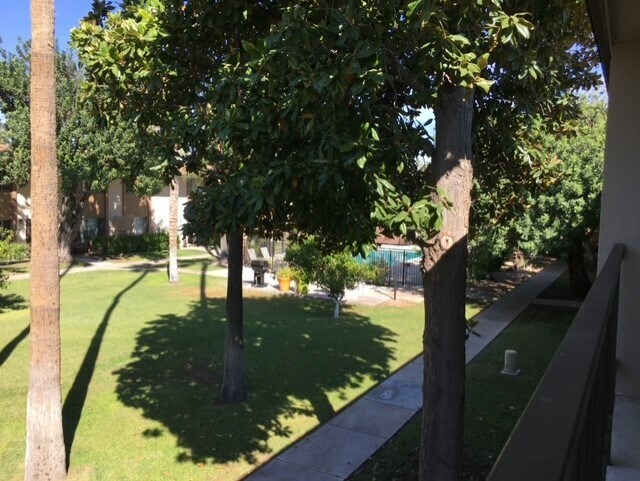 Courtyard & Pool - 4701 N 68th St