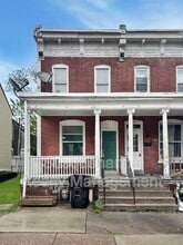 Building Photo - 337 S 15th St
