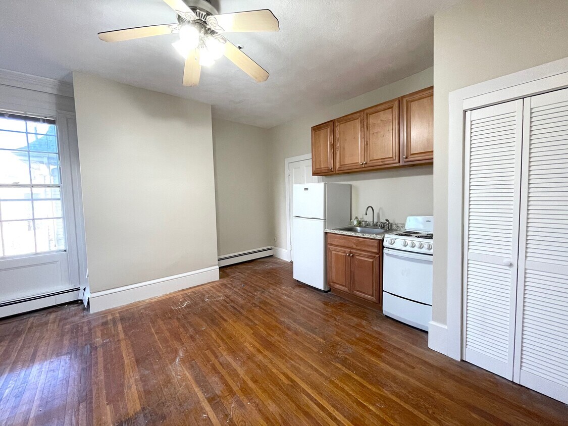 Primary Photo - 248 Lafayette St