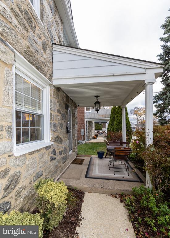 Building Photo - 52 Woodbine Rd