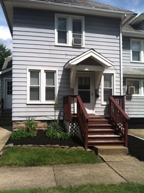 202 E Kline St Girard, OH 44420 – photo 1