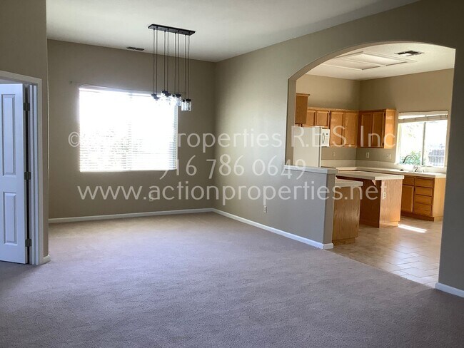 Foto del edificio - Single Story 3 Bedroom  Corner Lot -3 Bedr...