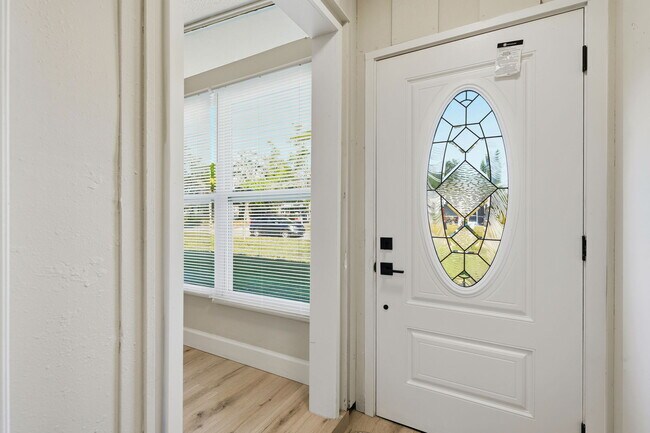 Foto del edificio - 3128 Bay St