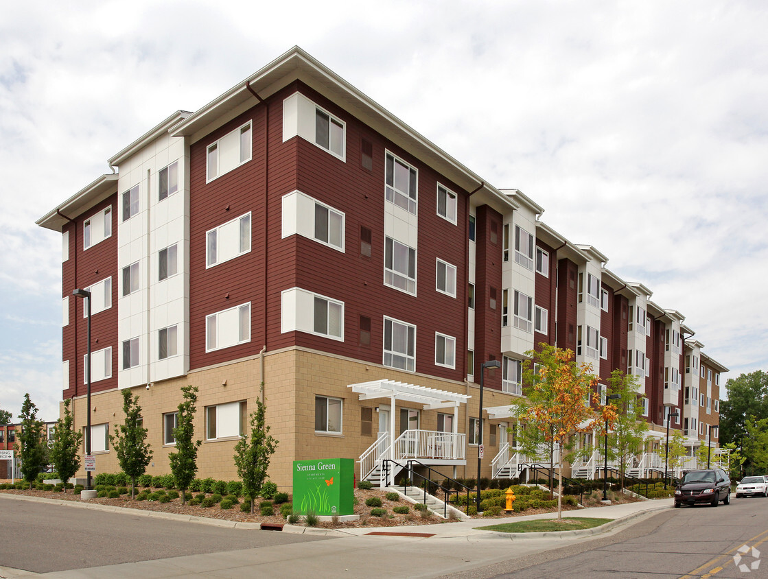 Primary Photo - Sienna Green Apartments