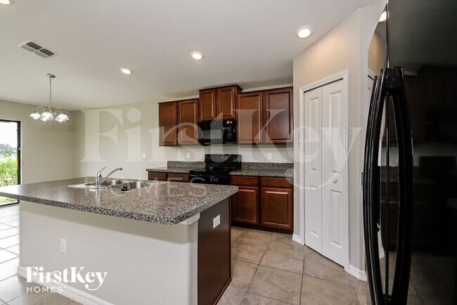 Building Photo - 9633 Sage Creek Drive