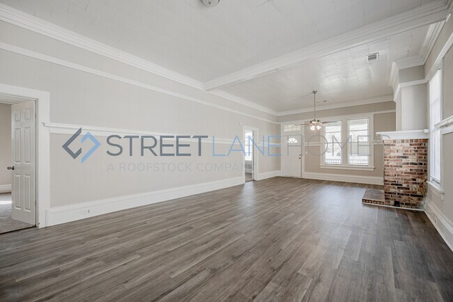 Foto del edificio - NOW OFFERING $250 OFF FIRST FULL MONTH IF ...