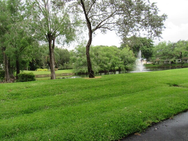 Foto del edificio - 2708 Black Oak Way