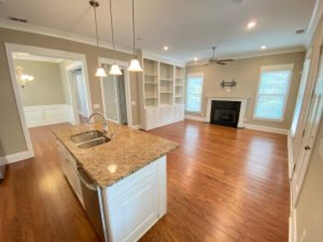 Building Photo - 303 Newport Hill Ln