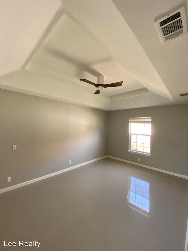 Building Photo - 2 br, 2 bath House - 7110 N. 11th Lane Uni...