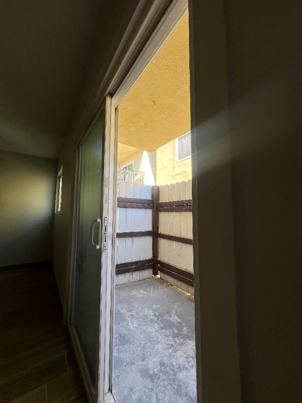 Building Photo - 14547 Saticoy St