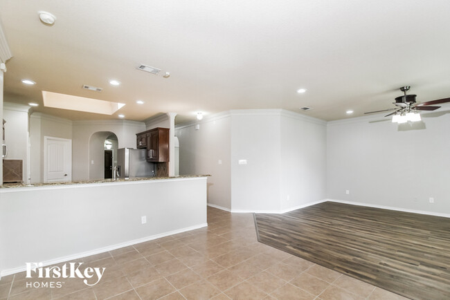 Foto del edificio - 621 Bareback Ln