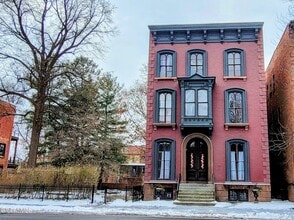 Building Photo - 199 2nd St