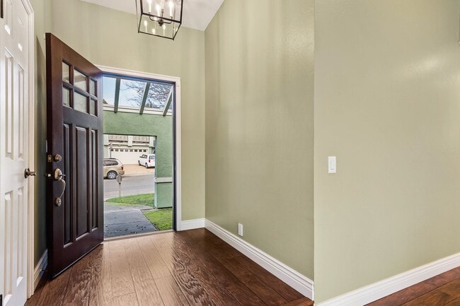 Building Photo - Great single story home in Benicia With All Utilities Included