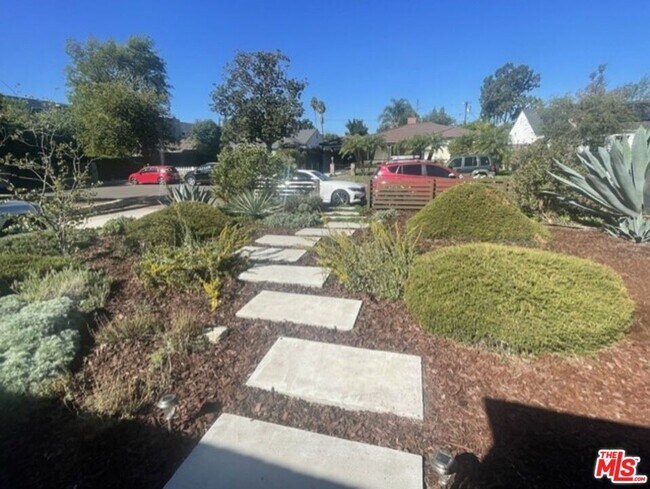 Foto del edificio - 4838 Cartwright Ave