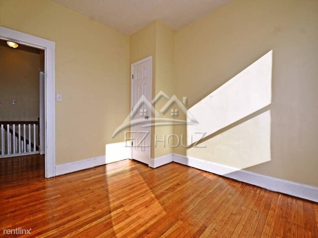 Building Photo - 2221 Poplar Grove St