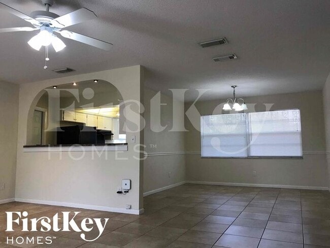 Building Photo - 1337 Mardrake Rd