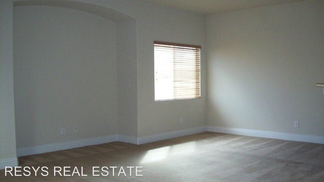 Building Photo - 3208 Regal Swan Pl