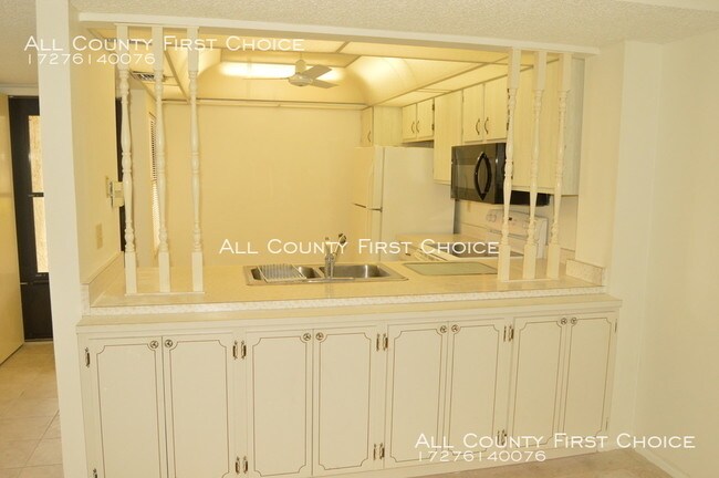 Building Photo - 14130 Rosemary Ln