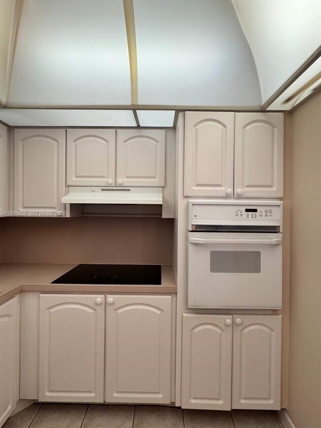 Foto del edificio - 19380 Collins Ave