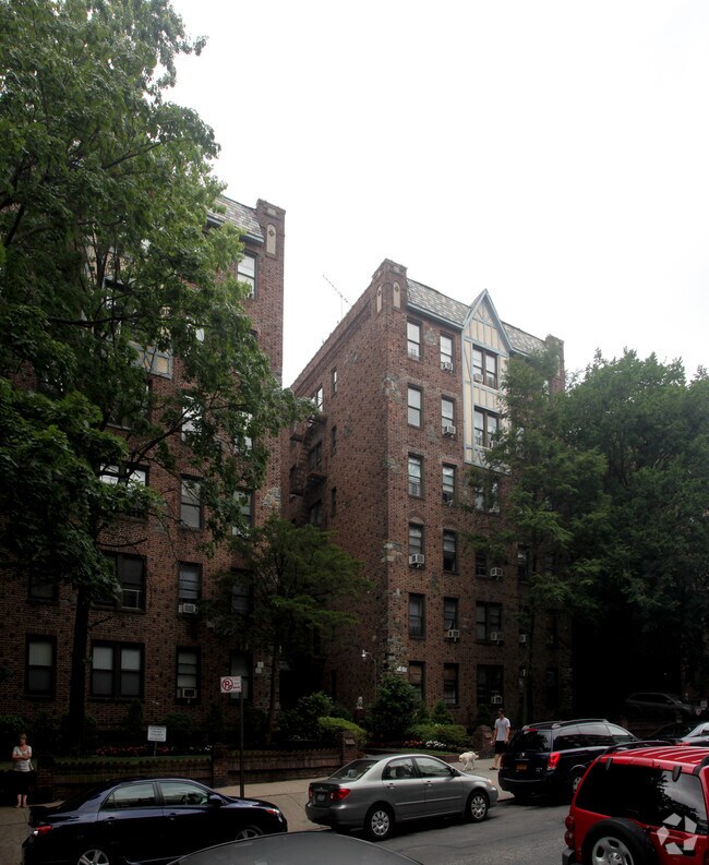 8346 118th St Richmond Hill, NY 11418 Rentals Richmond Hill, NY