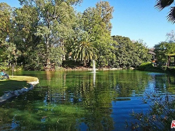 Foto del edificio - 3113 Raintree Cir