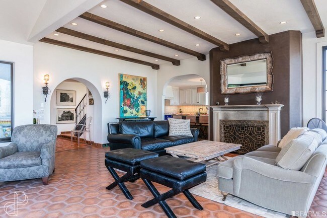 Building Photo - 268 Lombard St