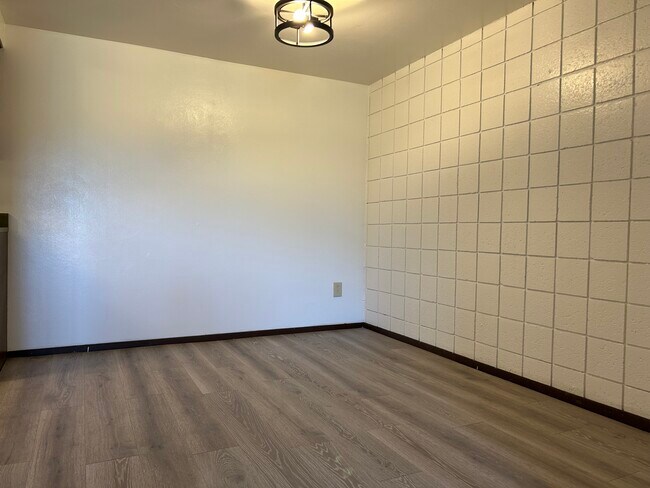 Building Photo - 79 Wallace Ln