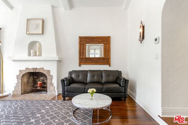 Building Photo - 458 N Alfred St