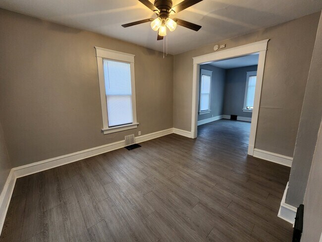 Building Photo - 1020 16th Ave