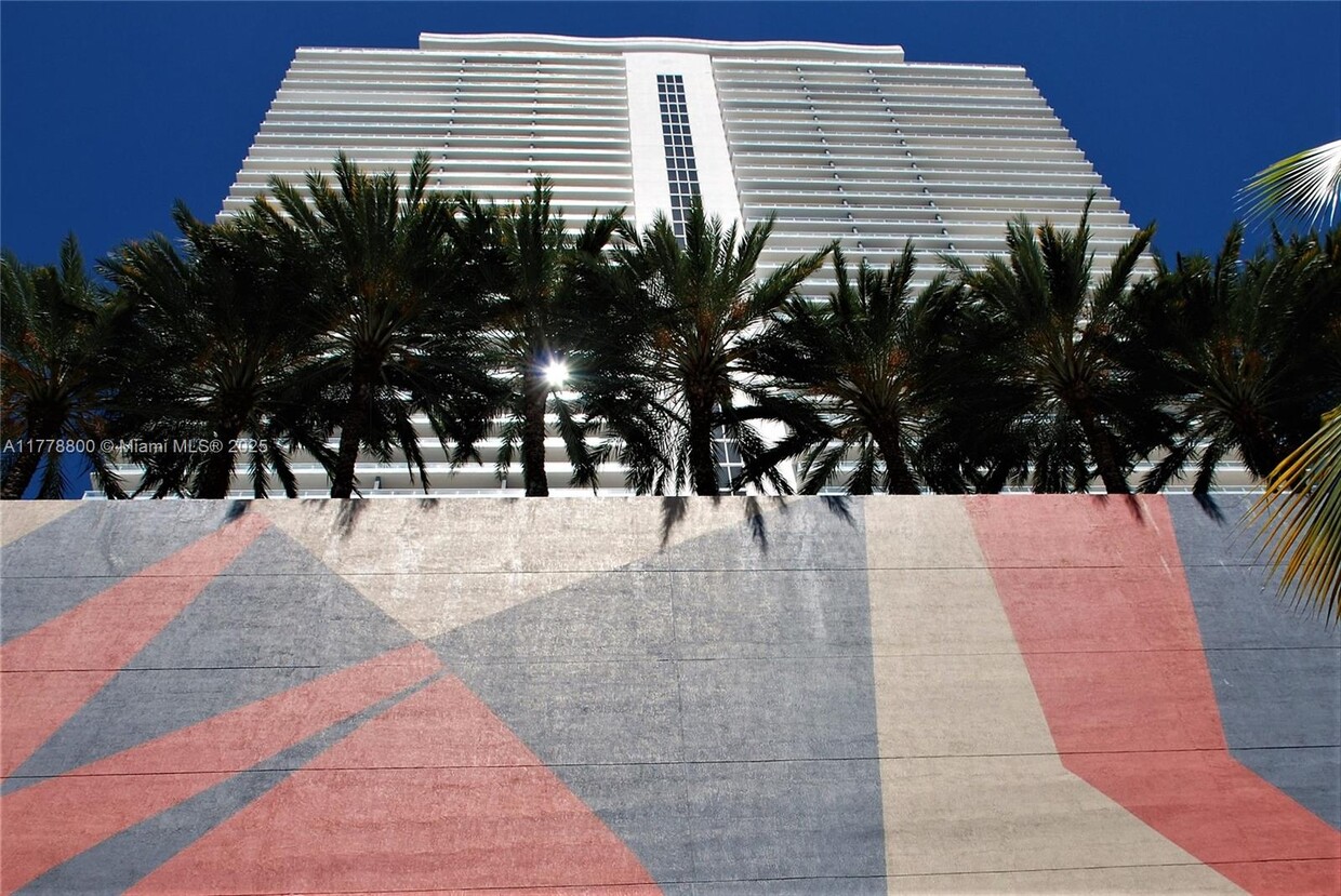 Primary Photo - 50 Biscayne Blvd