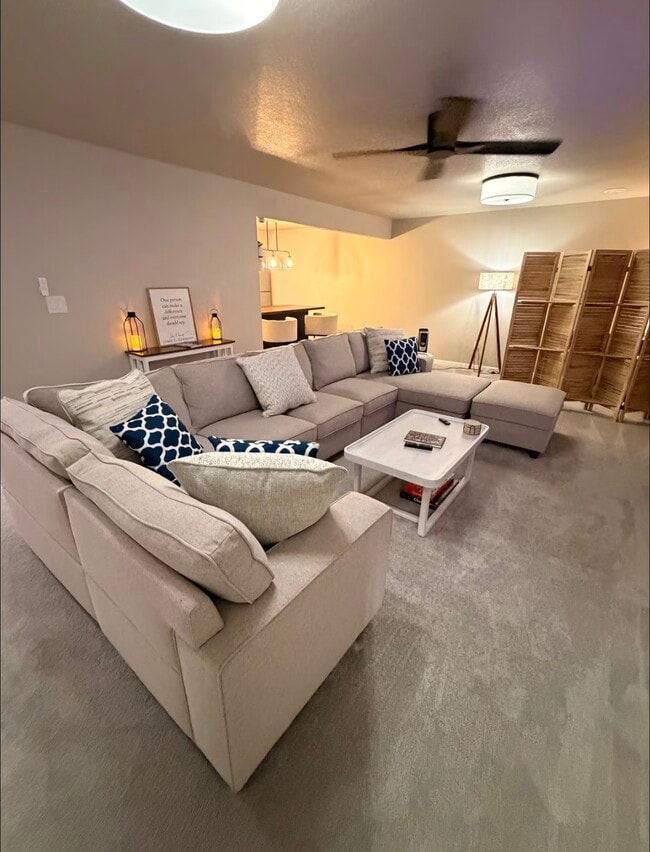 Foto del edificio - 4434 Honey Bee Rdg