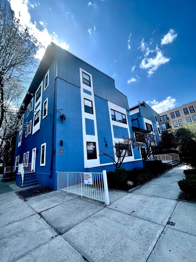 Building Photo - 82 Jackson St