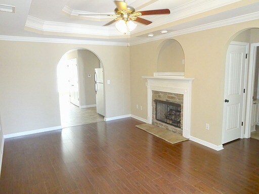 Building Photo - 8308 Franklin Ln