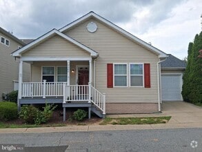 Building Photo - 7300 Willow Glen Way