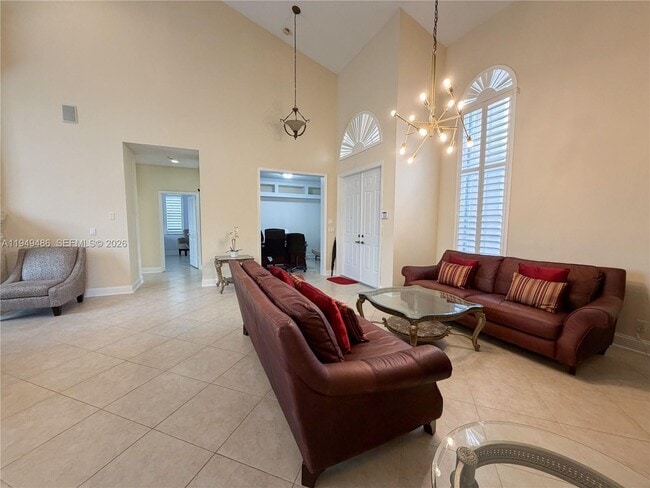 Building Photo - 3279 Huntington