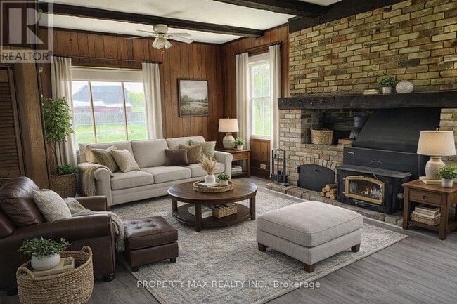 Building Photo - 5363 Davis Dr