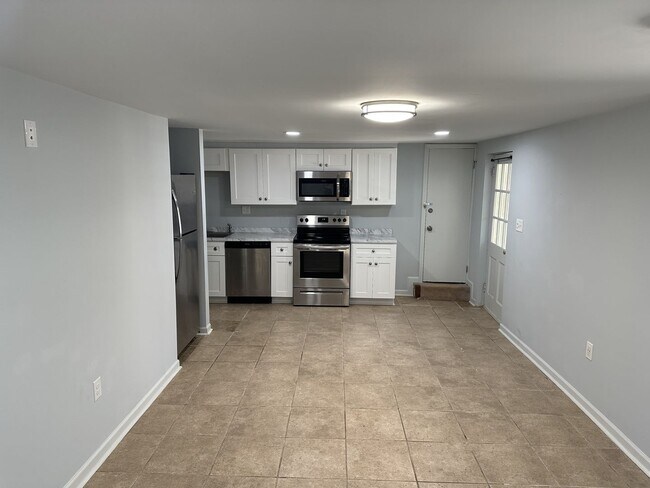 Building Photo - Nice Remodeled 1 bedroom apartment!!