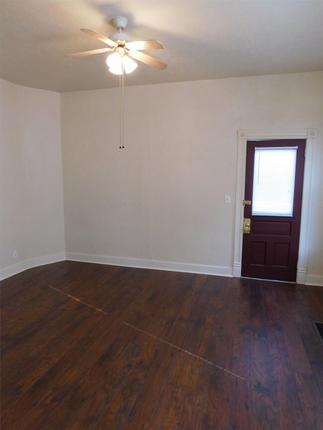 821 W Ash St Salina, KS 67401 Alquileres en Salina, KS