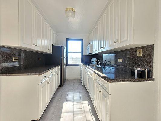 Foto del edificio - 2 bedroom in Bronx NY 10463