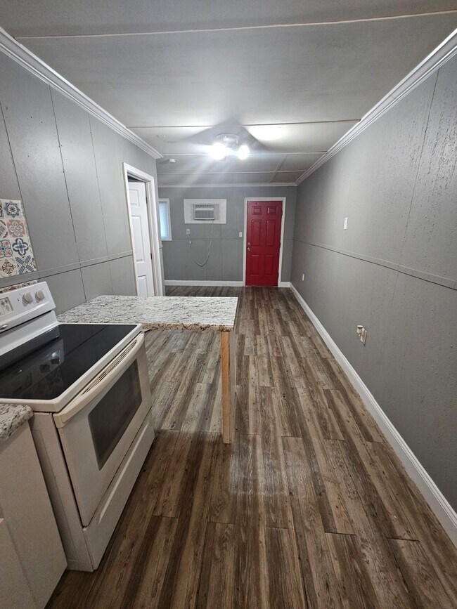 3904 Griffin St Unit 7B, Jonesboro, AR 72401 Room for Rent in