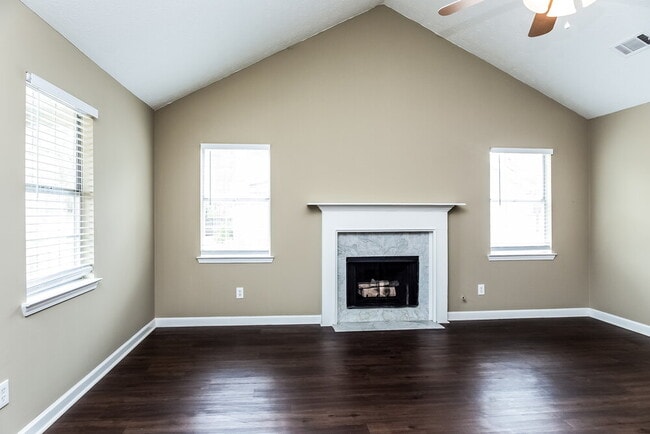 Foto del edificio - 505 Horseshoe Cir