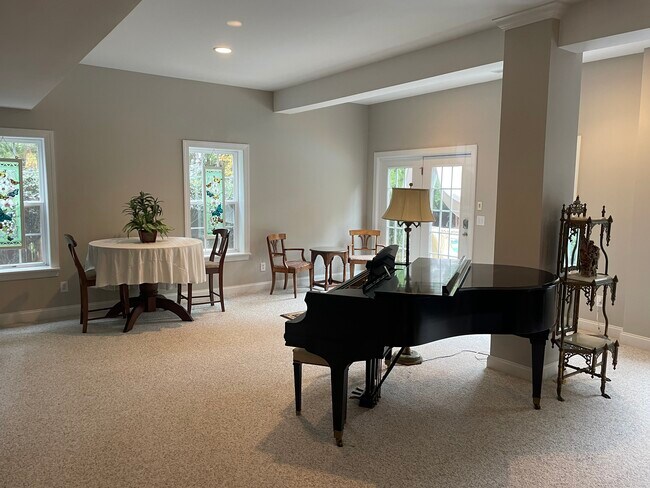 Privado con vista a la piscina - 7820 Kensington Manor Ln