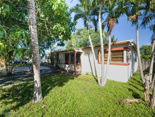 Foto del edificio - 271 NE 170th St