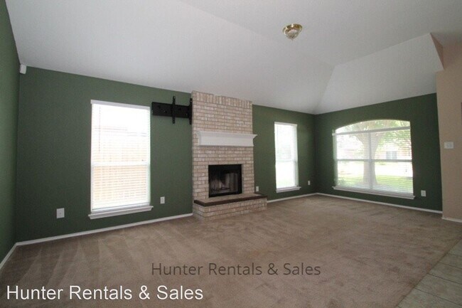 Building Photo - 4 br, 2 bath House - 4409 Oak Vista Circle