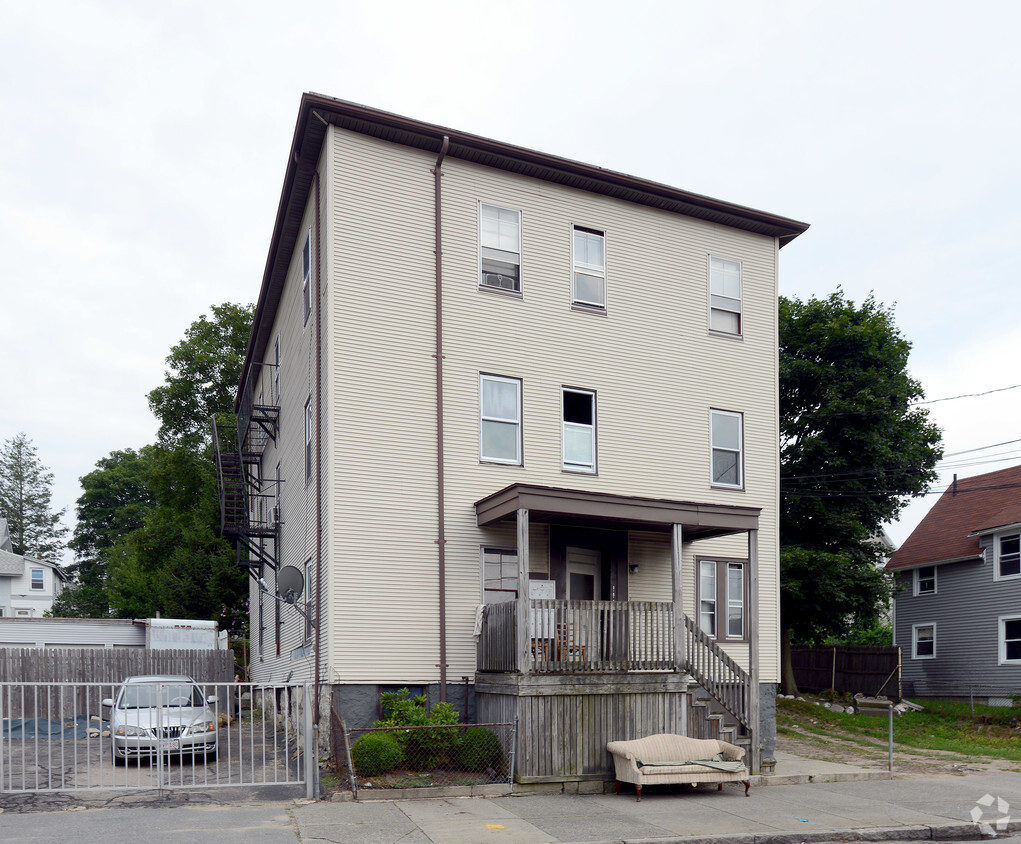 Building Photo - 929-931 County St