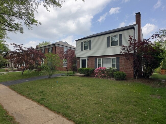 Building Photo - 8115 Westmoreland Ave
