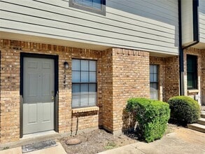 Building Photo - 1247 Dallas Dr