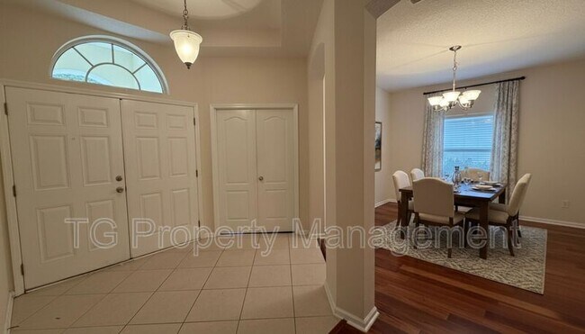 Foto del edificio - 5868 Brush Hollow Rd