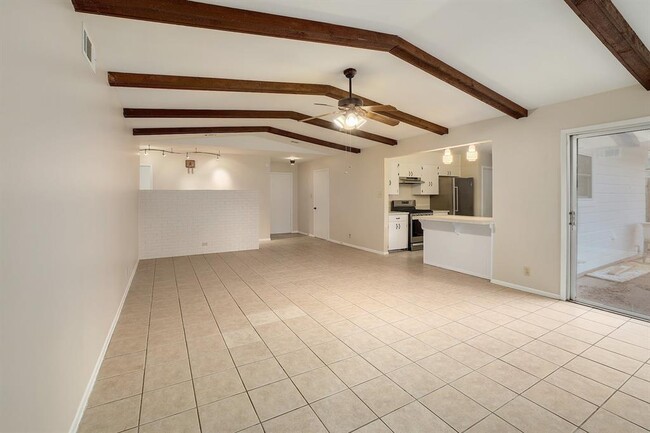 Building Photo - 8408 Tecumseh Dr