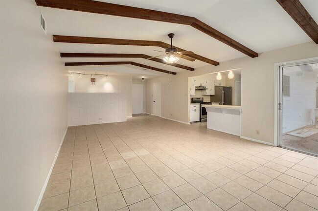 Foto del edificio - 8408 Tecumseh Dr